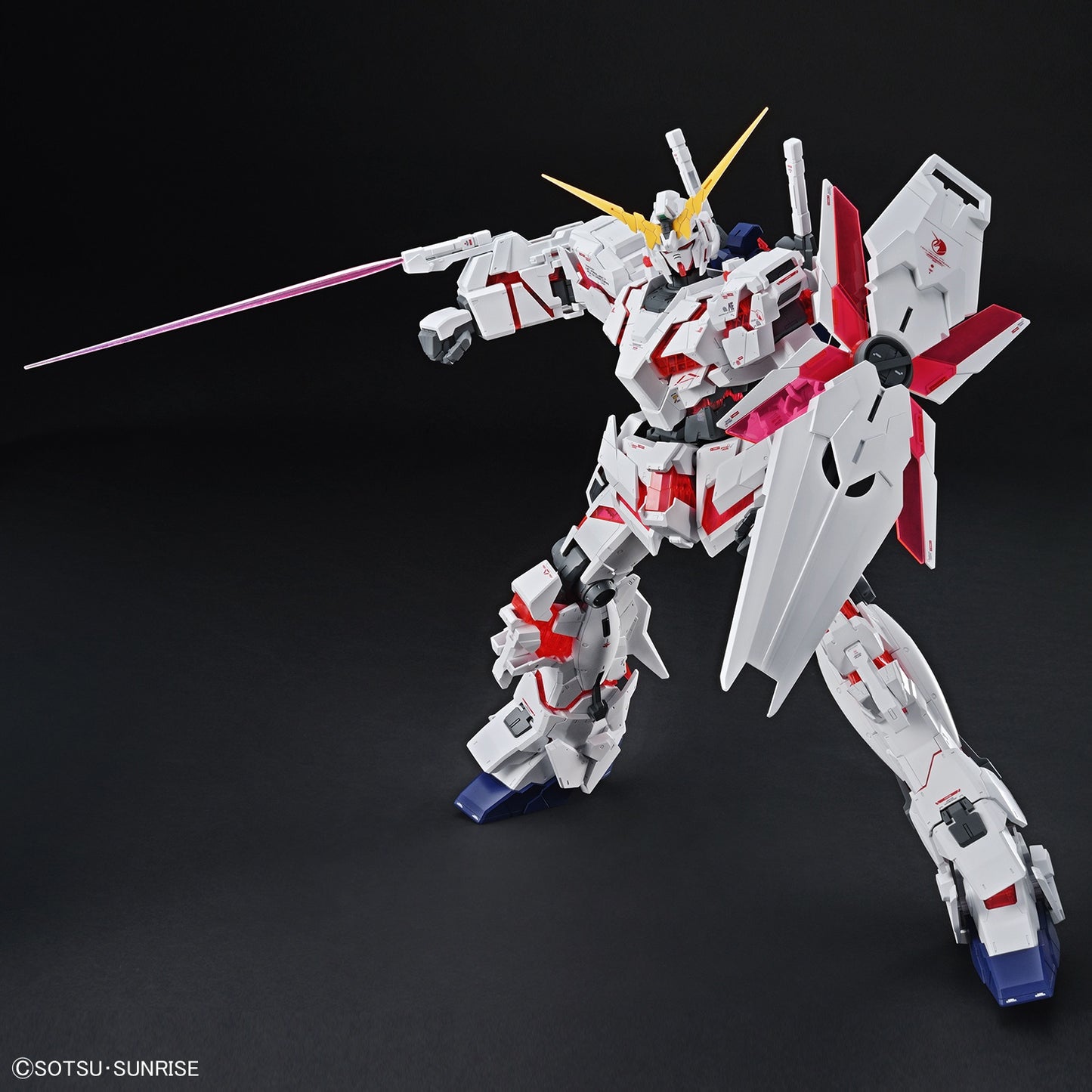 Mega Size Model - 1/48 Scale Unicorn Gundam [Destroy Mode]