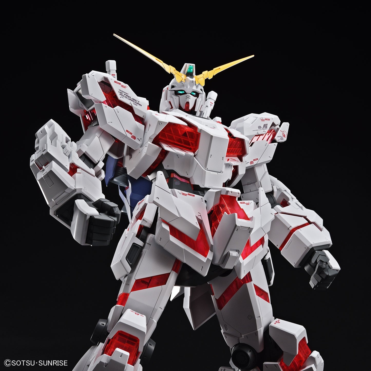 Mega Size Model - 1/48 Scale Unicorn Gundam [Destroy Mode]